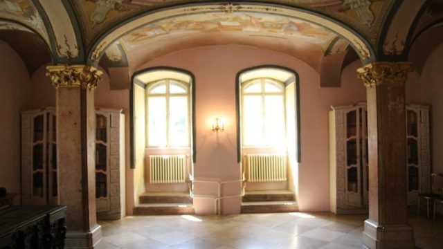 Classical Interior 057
